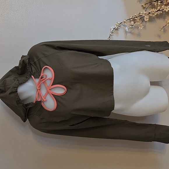 FP MVMNT When She Wins Crop Hoodie - Picture 1 of 16